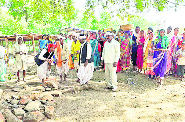 ముగిసిన విత్తన పూజలు1