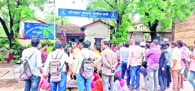యాత్రికుల లగేజీ దోపిడీ1