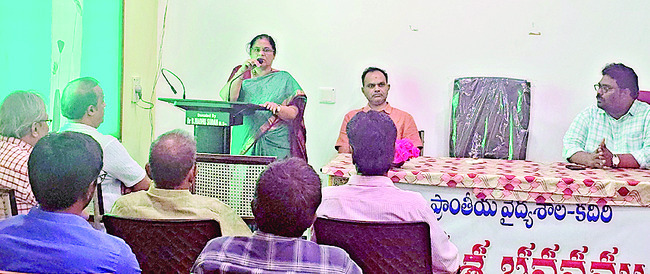 అనుమతుల్లేకుండా క్లినిక్లు నడిపితే చర్యలు
1