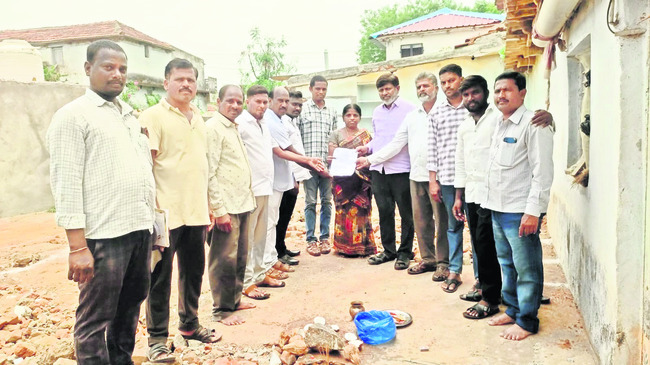 అర్హులైన పేదలకు ఇందిరమ్మ ఇళ్లు 1