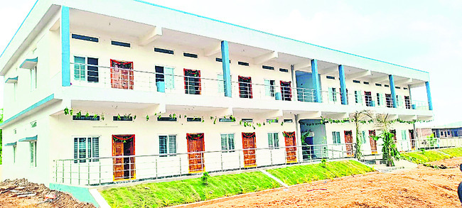 మేడారంలో శాశ్వత పనులు1