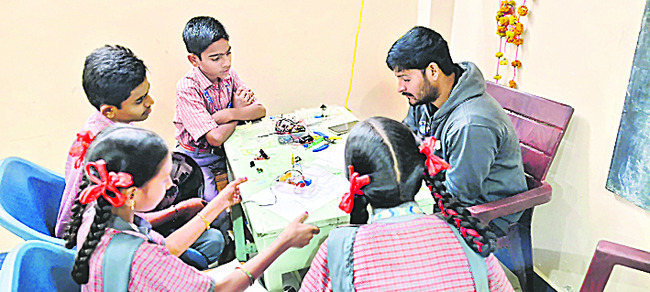 చిన్నారుల సృజనకు పదను.. 1