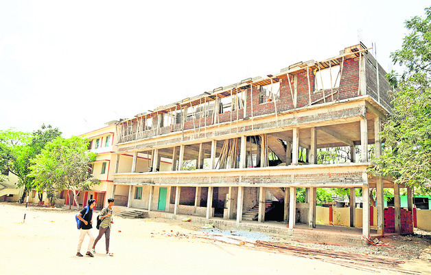 బాబు పాలనలో ప్రభుత్వ విద్య నిర్వీర్యం 1