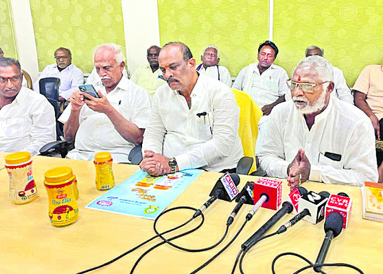 నేడు ఎన్టీఆర్ భరోసా పెన్షన్ల పంపిణీ కలెక్టర్ జి.లక్ష్1