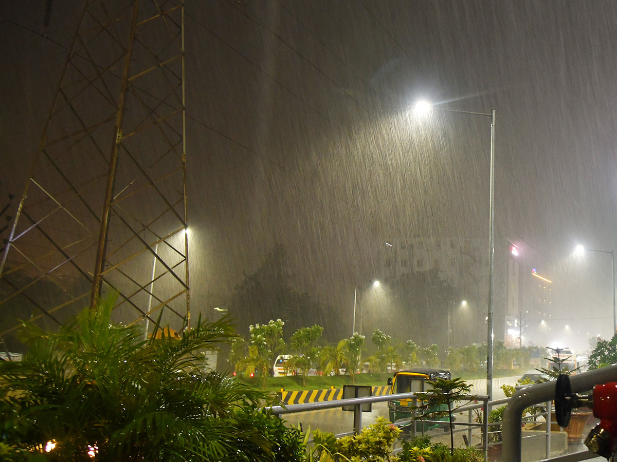 Heavy Rain in Visakhapatnam And Vijayawada Photos18