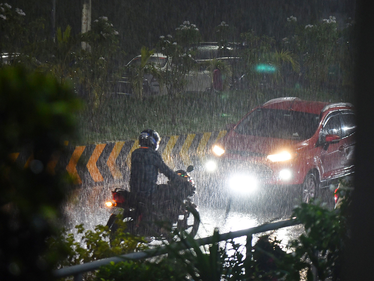 Heavy Rain in Visakhapatnam And Vijayawada Photos19