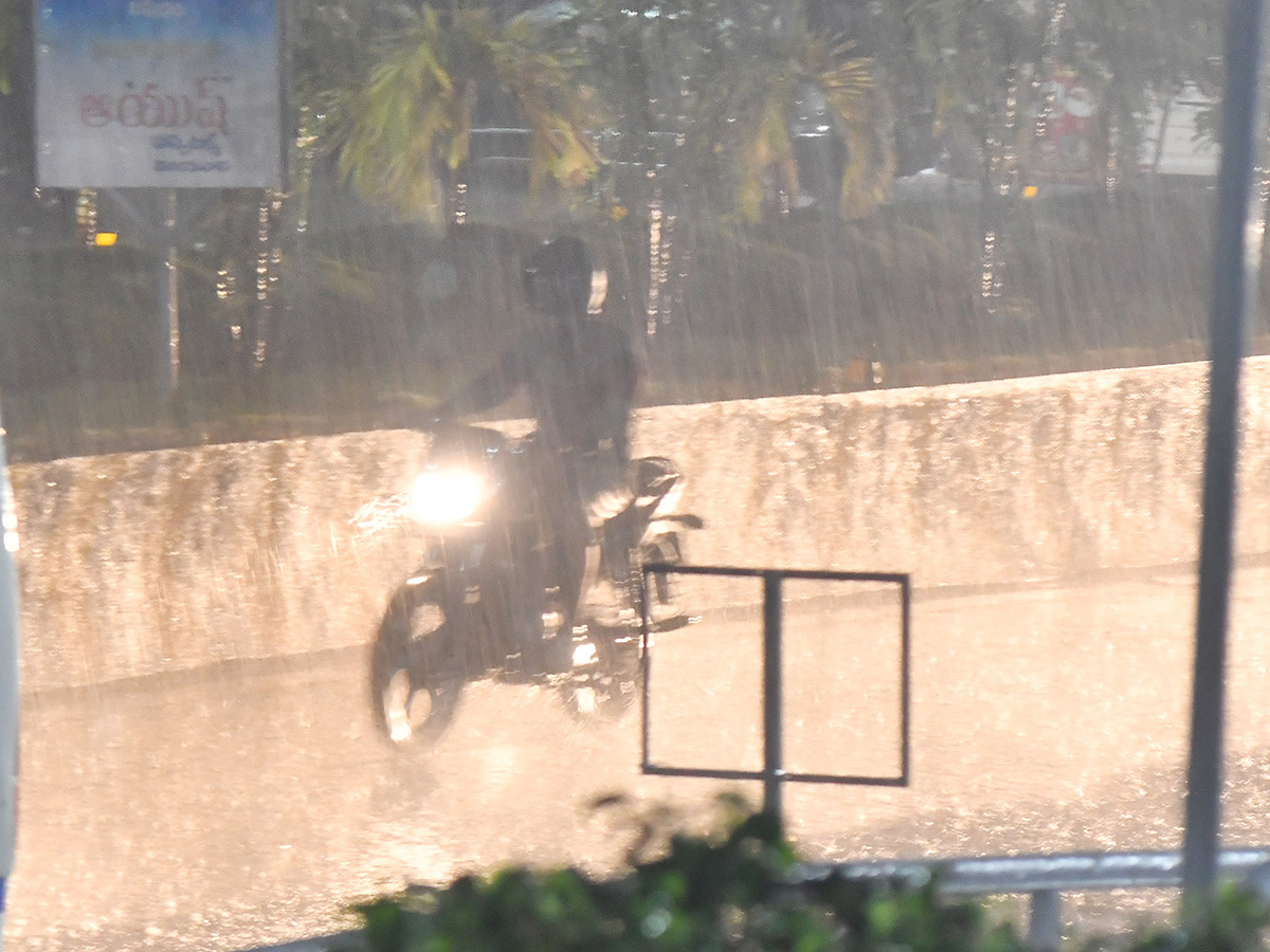 Heavy Rain in Visakhapatnam And Vijayawada Photos20