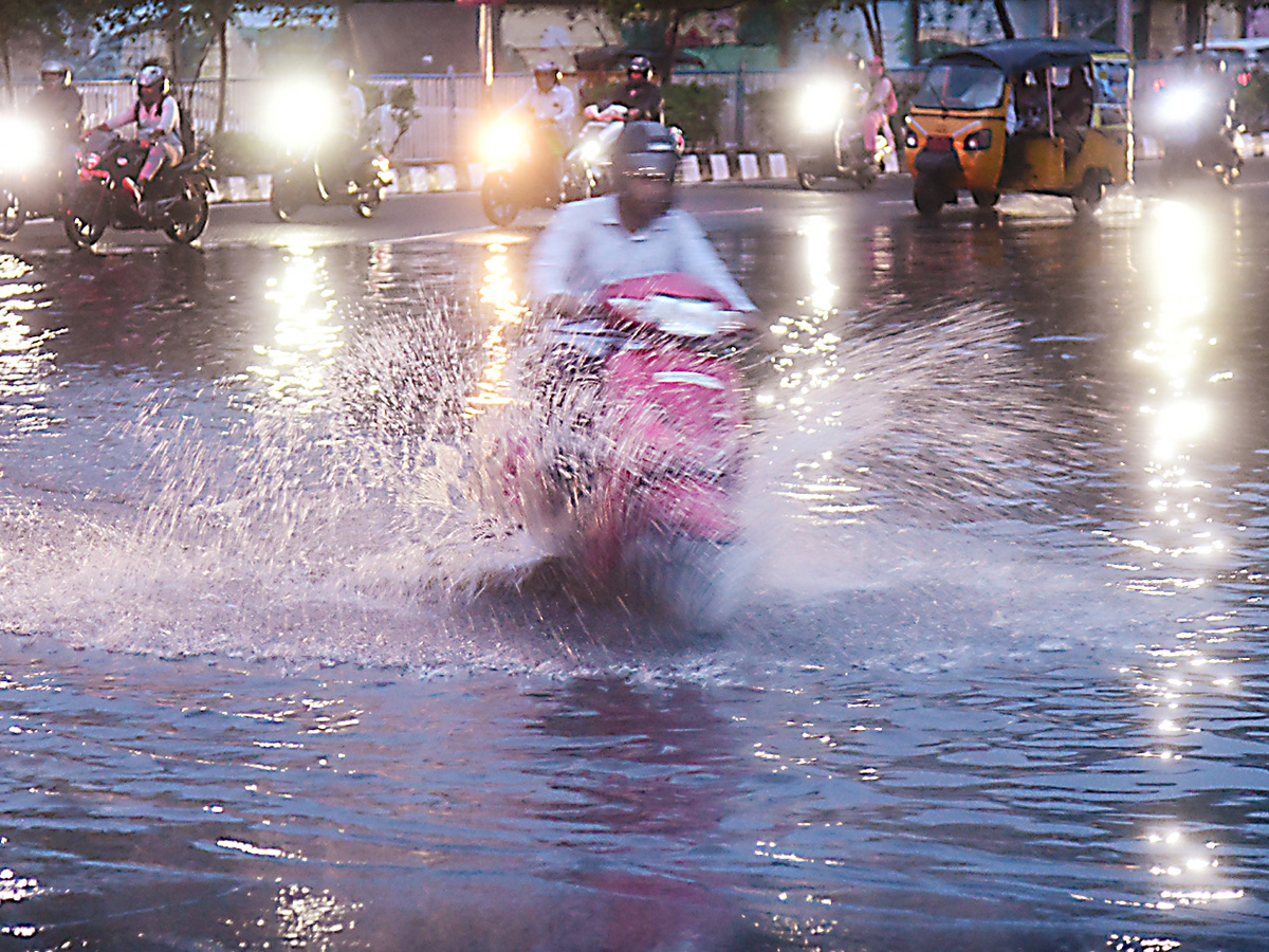 Heavy Rain in Visakhapatnam And Vijayawada Photos6