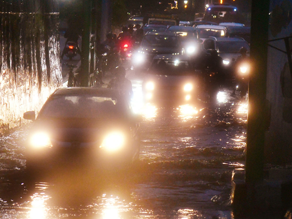 Heavy Rain in Visakhapatnam And Vijayawada Photos8