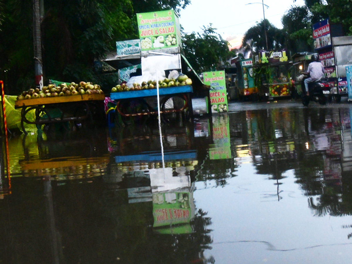 Heavy Rain in Visakhapatnam And Vijayawada Photos9