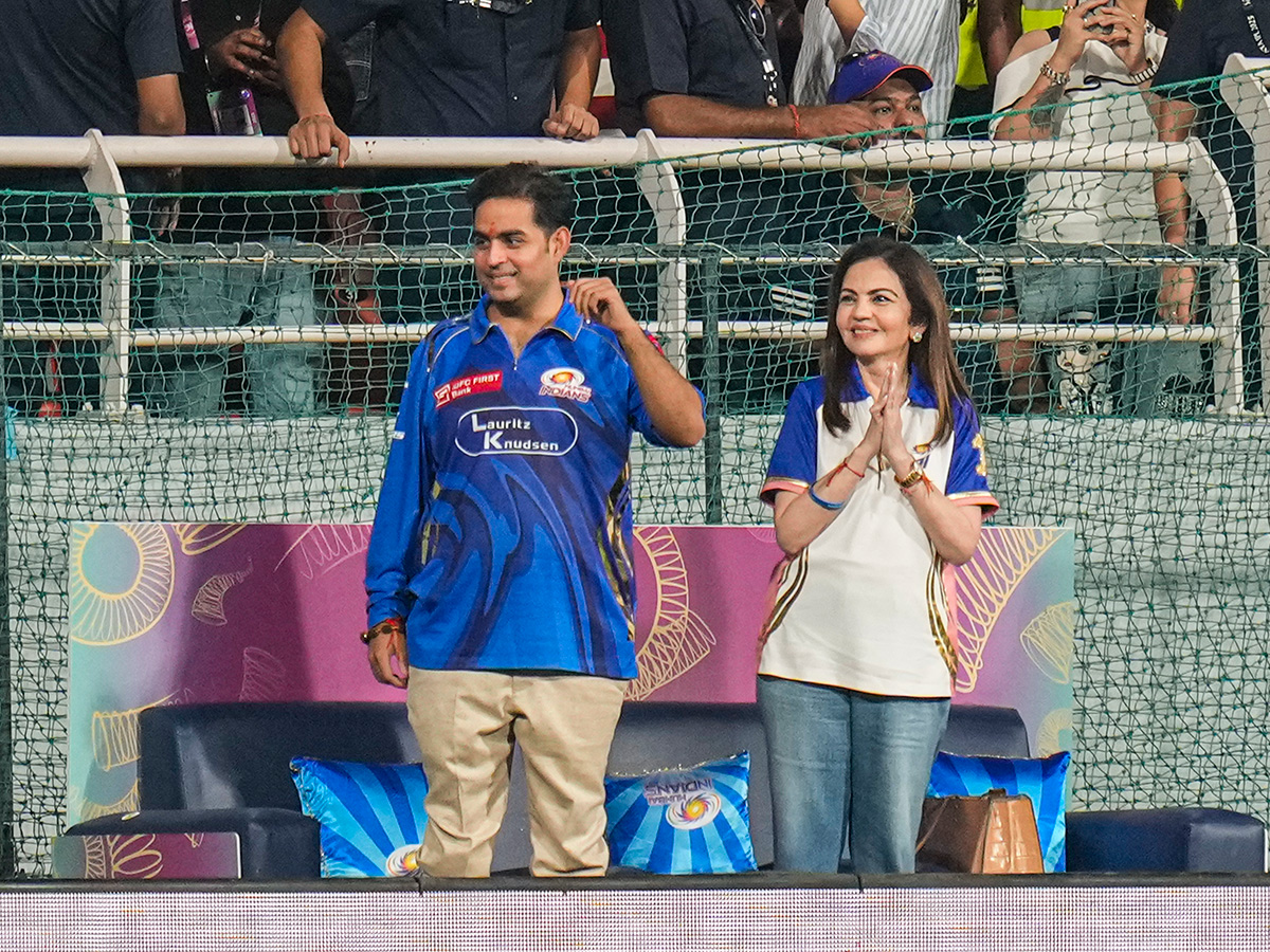 IPL 2025 Eliminator cricket match between Mumbai Indians and Gujarat Titans11