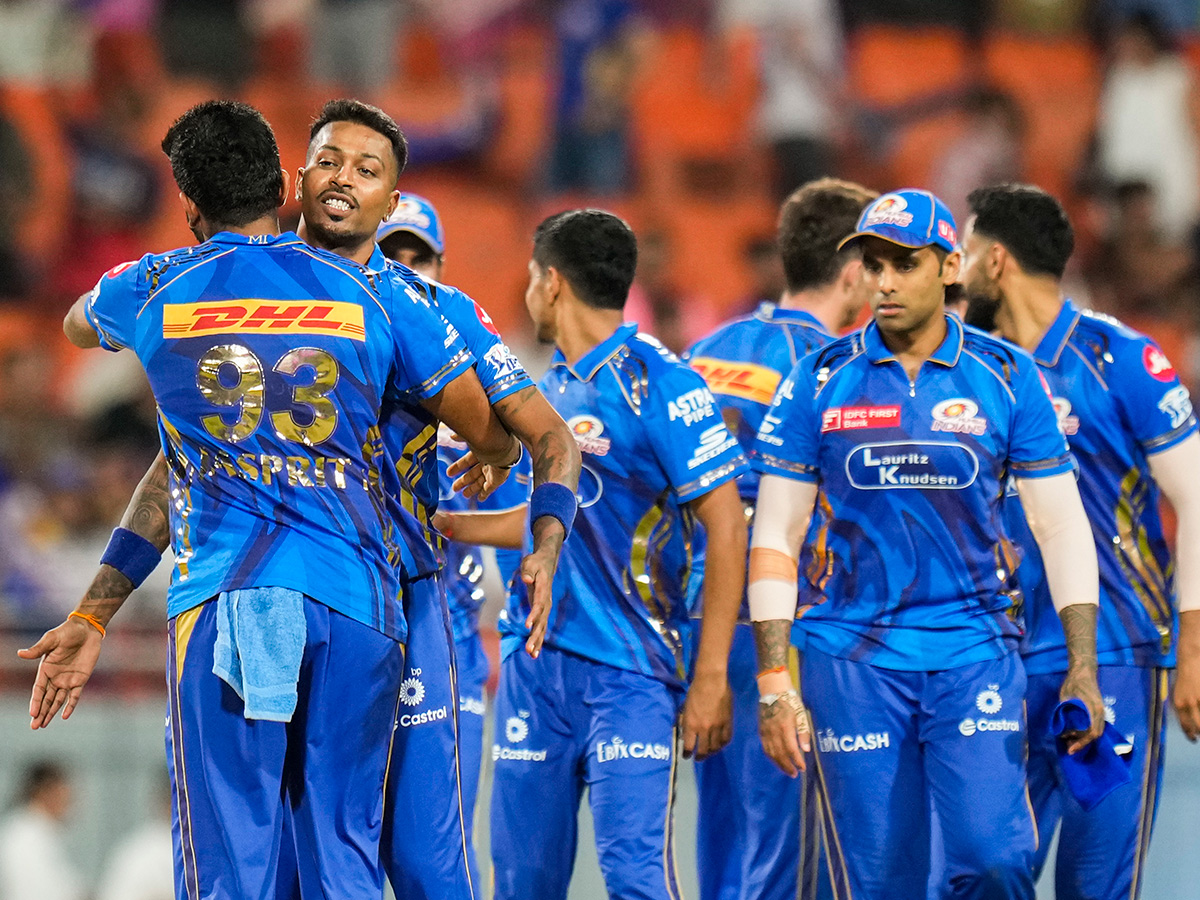 IPL 2025 Eliminator cricket match between Mumbai Indians and Gujarat Titans23