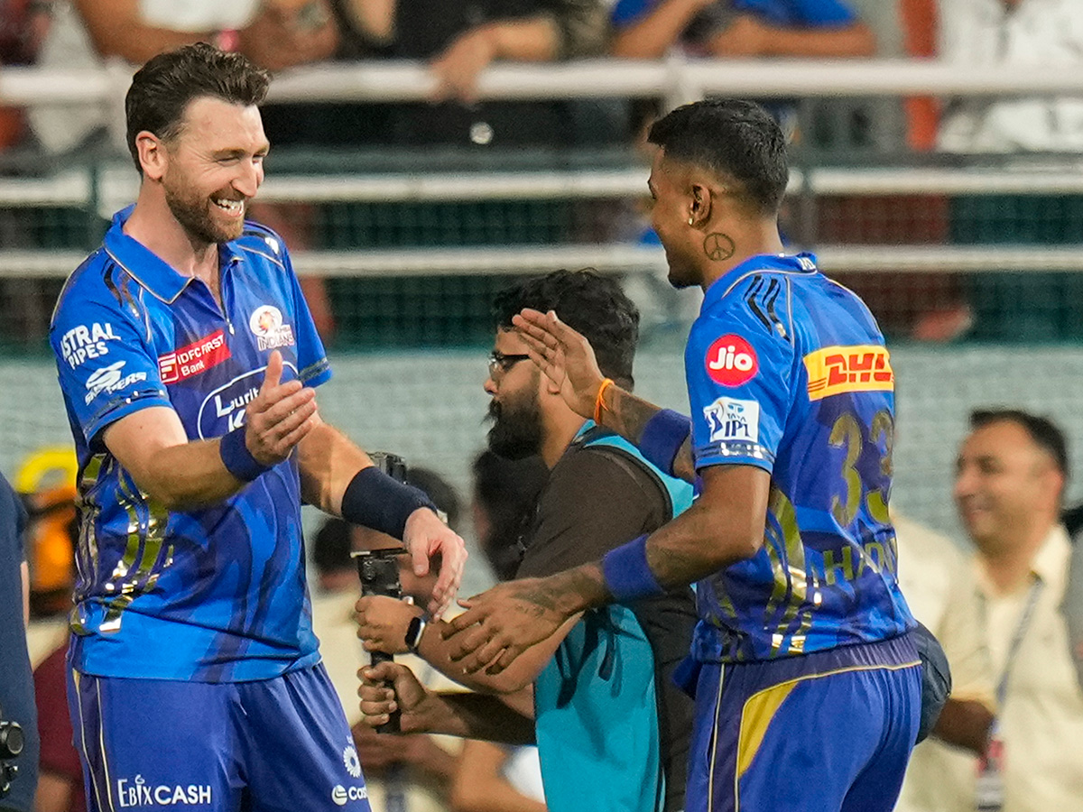 IPL 2025 Eliminator cricket match between Mumbai Indians and Gujarat Titans3