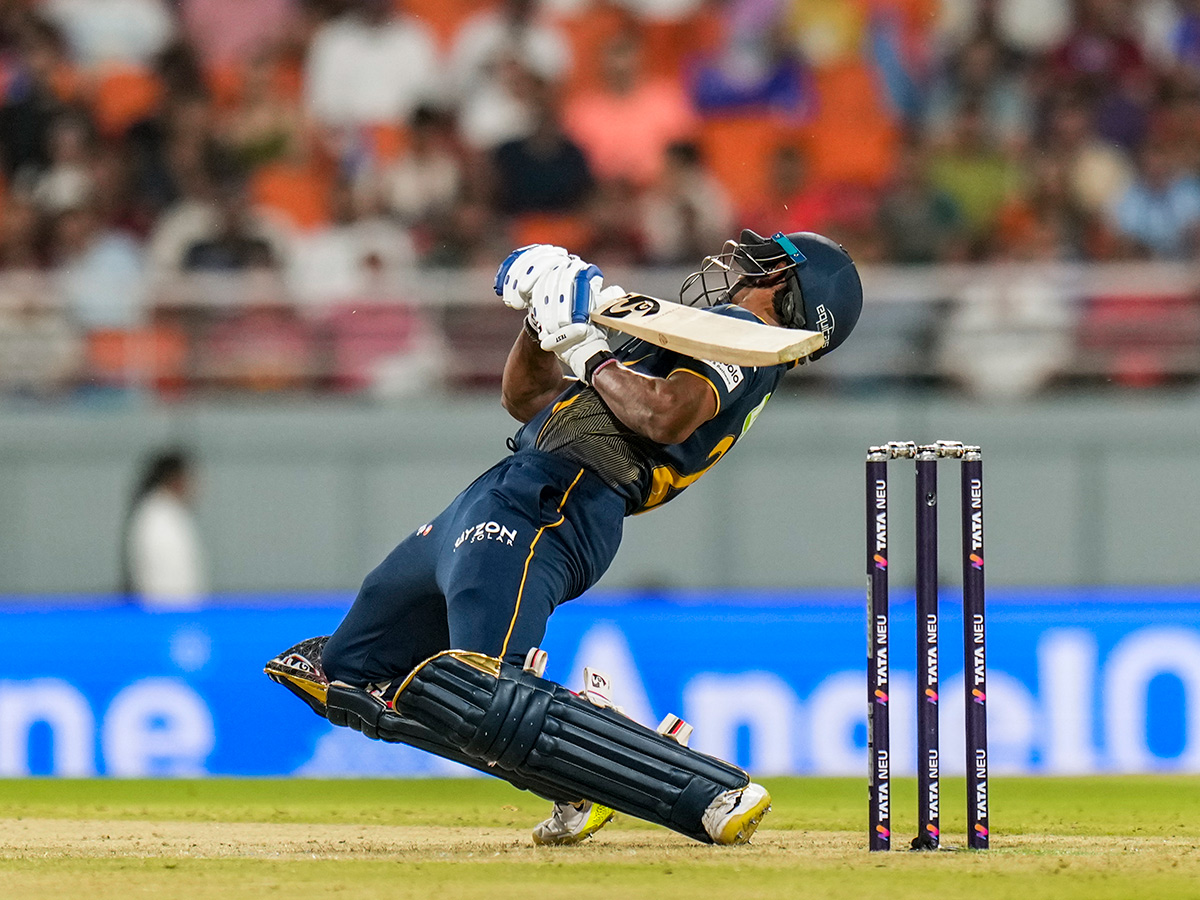 IPL 2025 Eliminator cricket match between Mumbai Indians and Gujarat Titans5