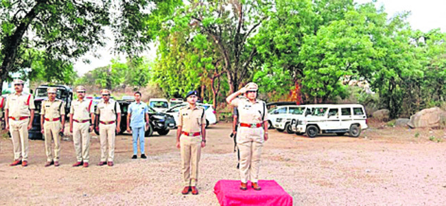 బంధాలకు బీటలు.. 1