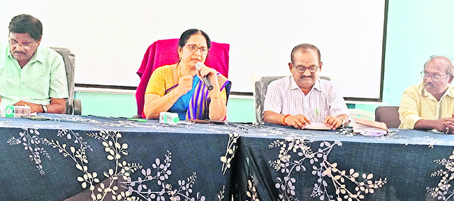 అయ్యప్ప సేవలో పెద్దిరెడ్డి దంపతులు 1