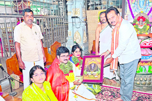 అయ్యప్ప సేవలో పెద్దిరెడ్డి దంపతులు 2