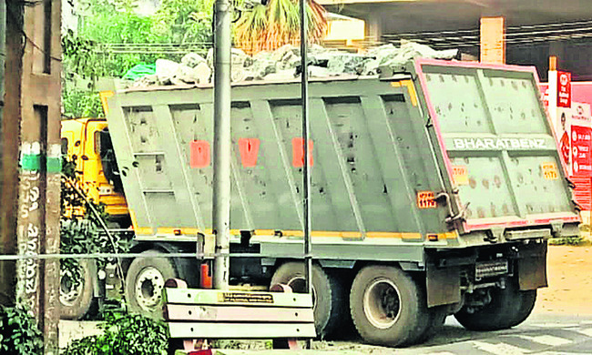 లారీకి రూ.10 వేలు!1