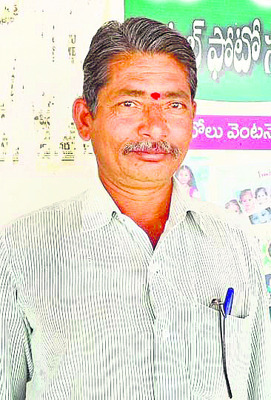 బాగైన చేతిపంపు..  తీరిన నీటి కొరత
2