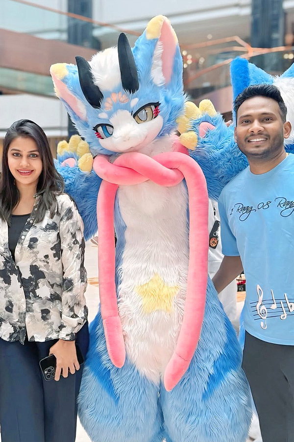 Bigg Boss 8 Soniya Akula ANd her Husband Yash Enjoying China Trip After Marriage Photos Viral3