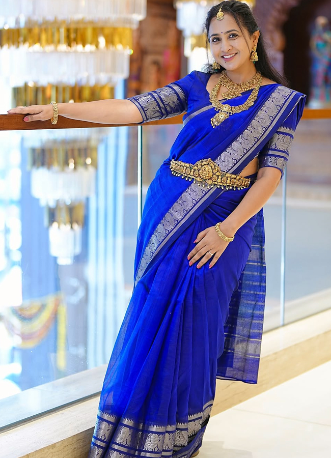 Anchor Lasya Latest Photos in Blue Saree2