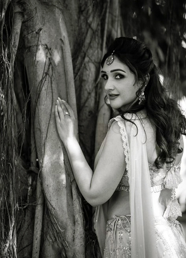 Actress sridevi vijaykumar latest pictures in saree photos2