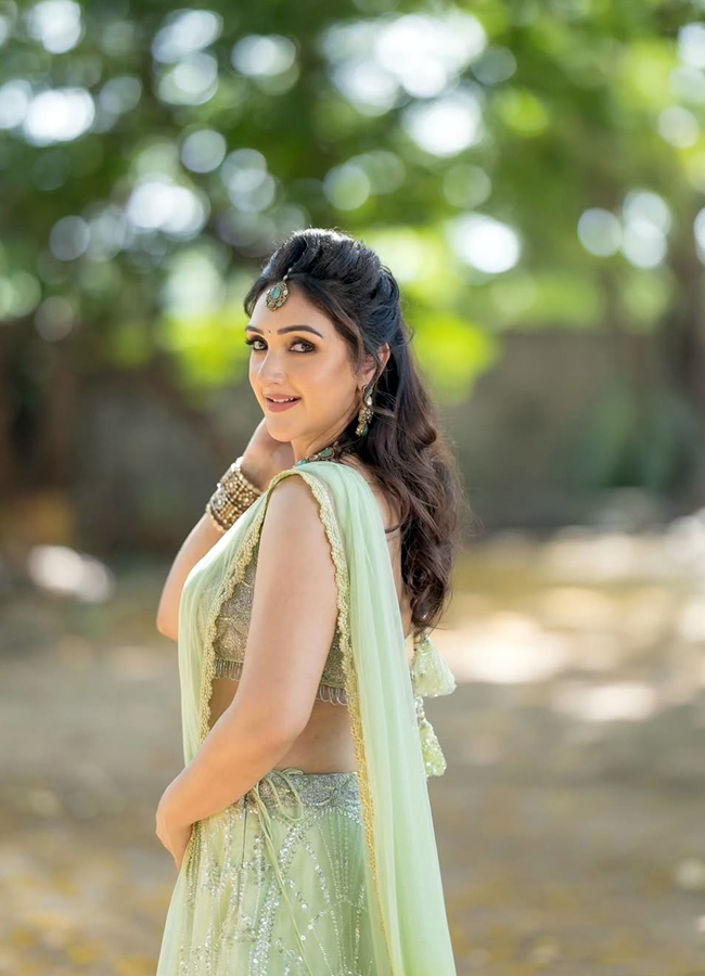 Actress sridevi vijaykumar latest pictures in saree photos13