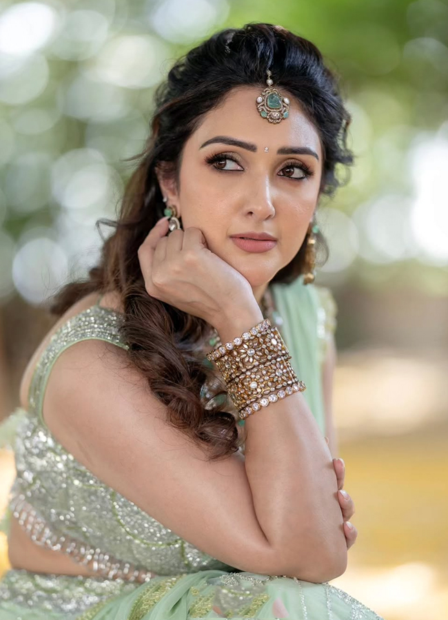 Actress sridevi vijaykumar latest pictures in saree photos3