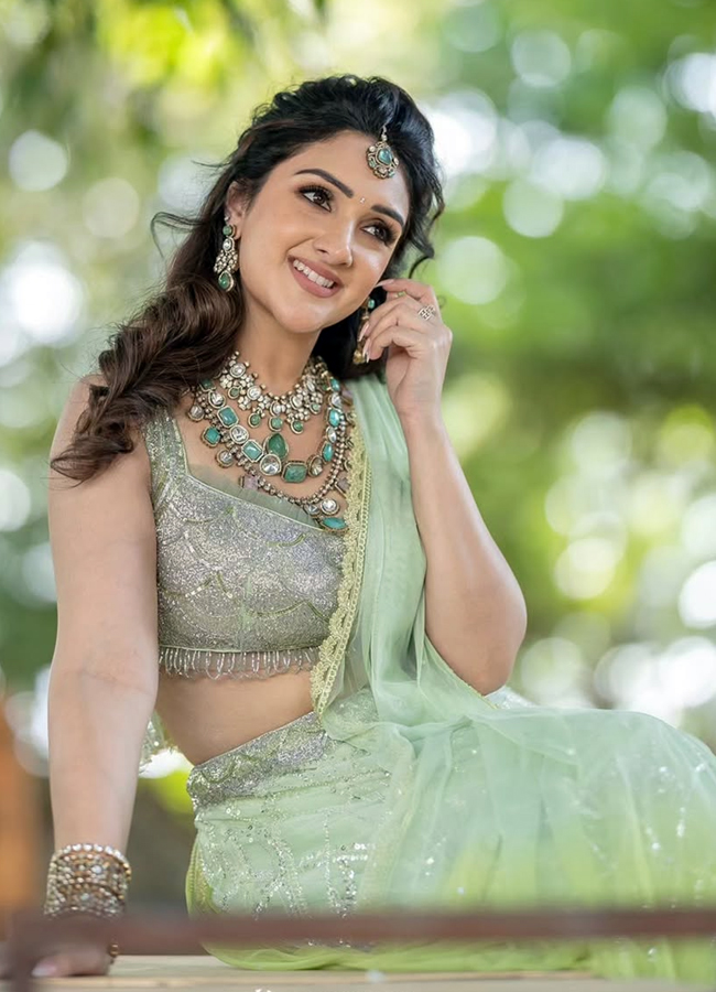 Actress sridevi vijaykumar latest pictures in saree photos4