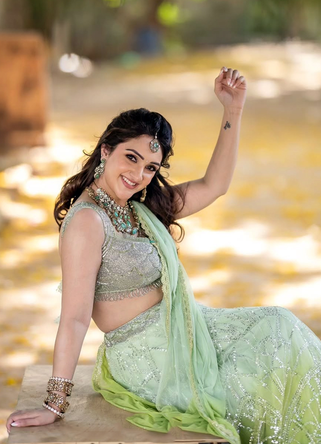 Actress sridevi vijaykumar latest pictures in saree photos5