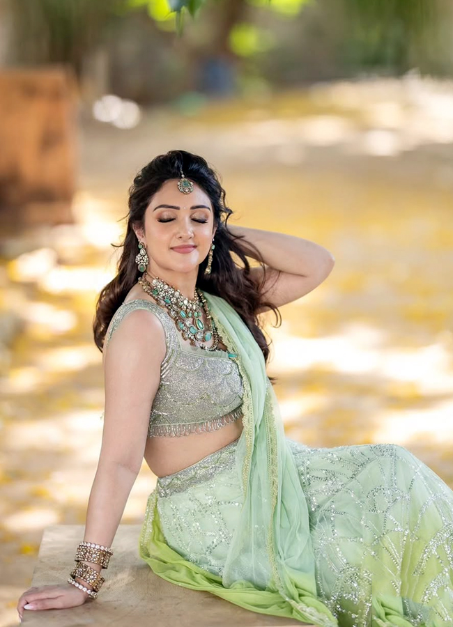 Actress sridevi vijaykumar latest pictures in saree photos6