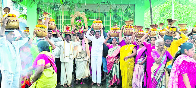 మత్స్యమాడుగులమ్మ జాతర ఉత్సవాలు ప్రారంభం1