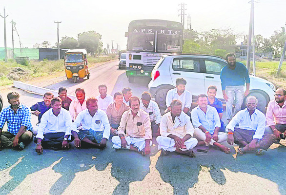 వేధింపులు తాళలేక..1