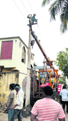 దంచి కొట్టి.. వెతలు మిగిల్చి 5