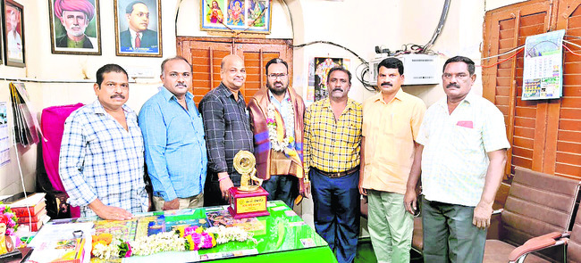 శ్రమశక్తి అవార్డు గ్రహీతలకు సన్మానం 1