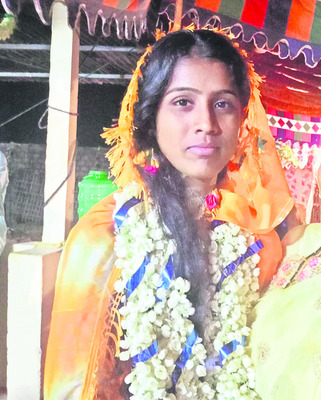 ఉరేసుకుని నవ వధువు ఆత్మహత్య1