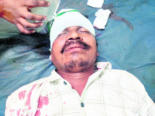రోడ్డు ప్రమాదంలో యువకుడికి తీవ్రగాయాలు 1