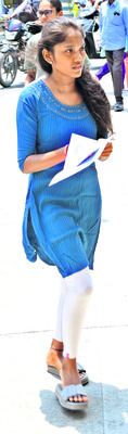 నీట్ పరీక్ష.. ఇదేం శిక్ష2