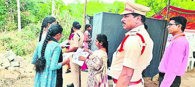 ప్రశాంతంగా ‘నీట్’ 2