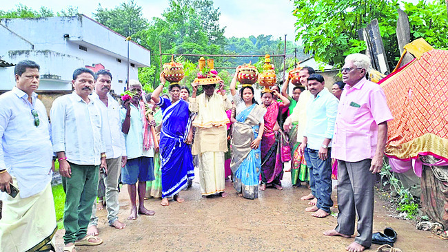 మత్స్యమాడుగులమ్మ జాతర ఉత్సవాలు ప్రారంభం2