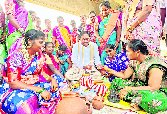 కడవెండిలో భక్తిశ్రద్ధలతో బోనాలు1