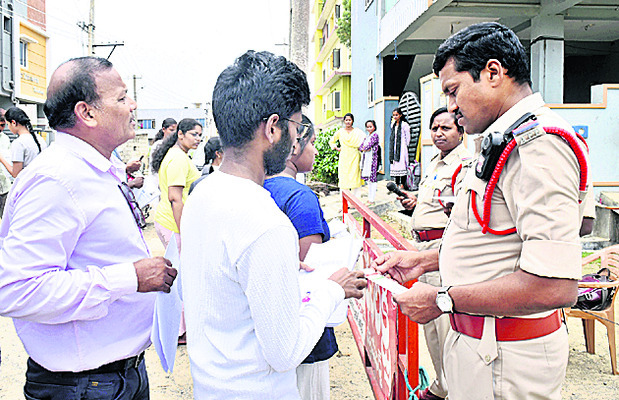 నీట్–2025 పరీక్ష ప్రశాంతం 1