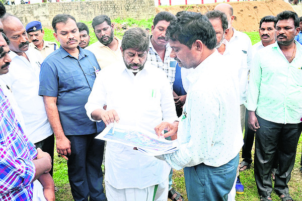 వసతుల కల్పనకు కృషి1