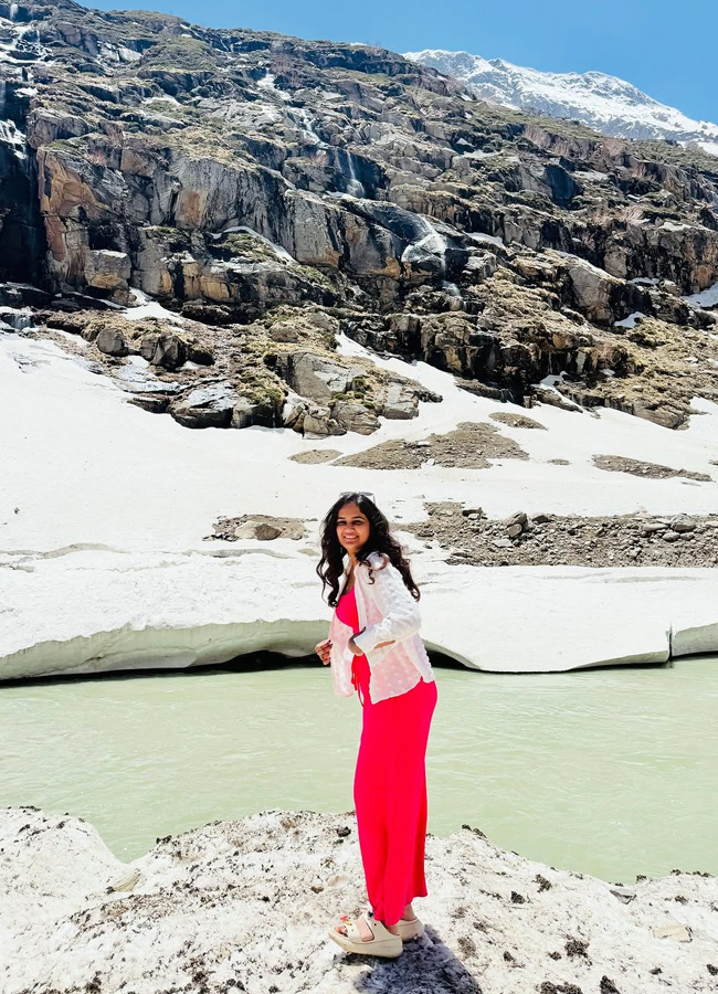 bigg boss beauty ariyana glory vacation in Himachal Pradesh (Photos)3