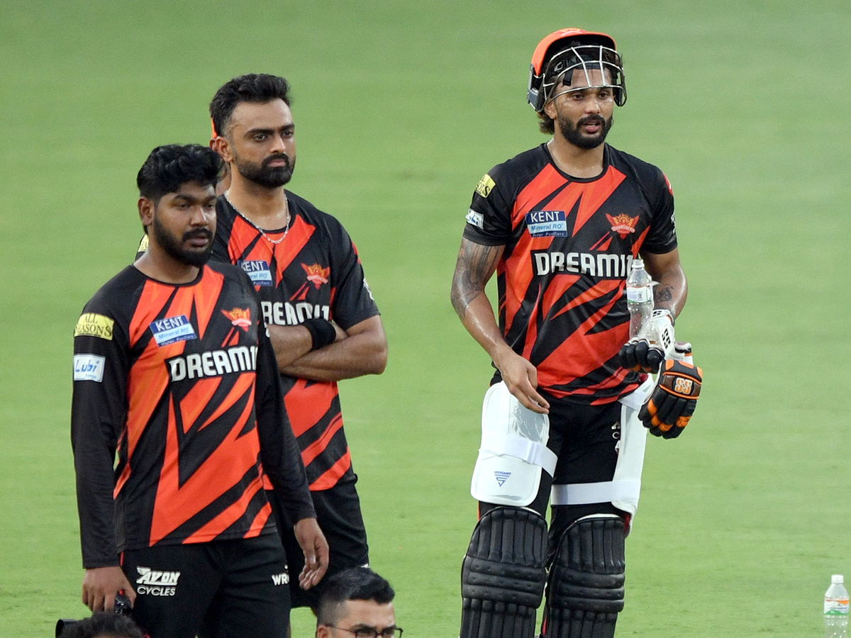 Sunrisers Hyderabad vs Delhi Capitals Match in Hyderabad Photos13