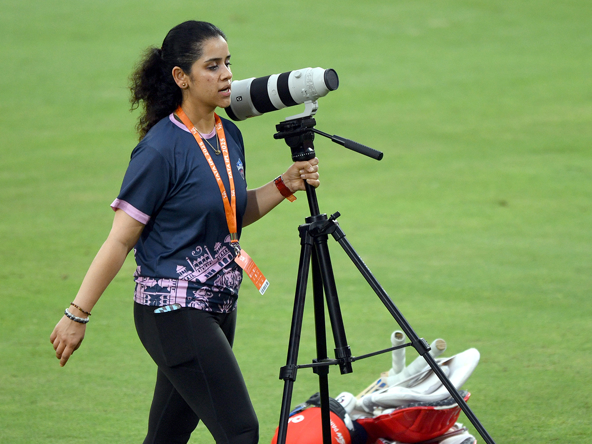 Sunrisers Hyderabad vs Delhi Capitals Match in Hyderabad Photos14