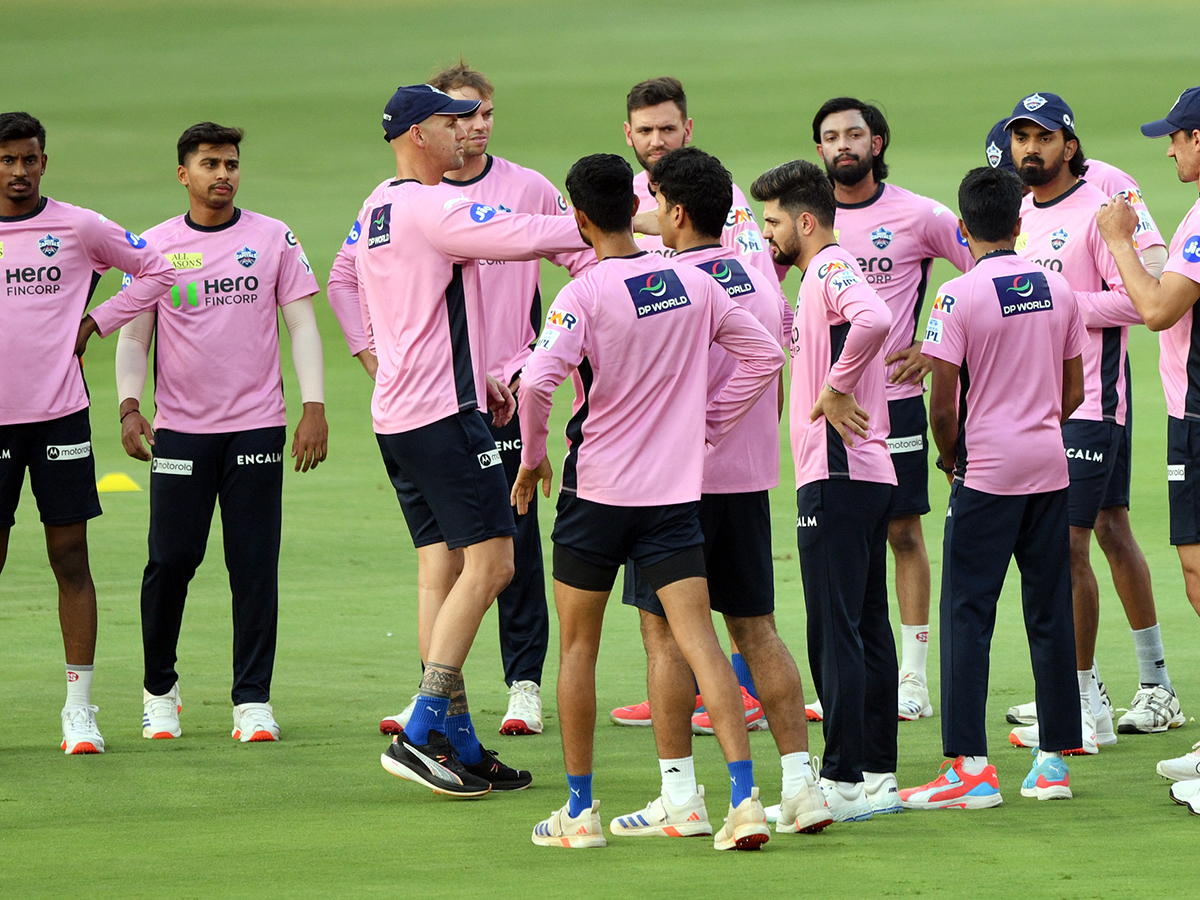 Sunrisers Hyderabad vs Delhi Capitals Match in Hyderabad Photos6