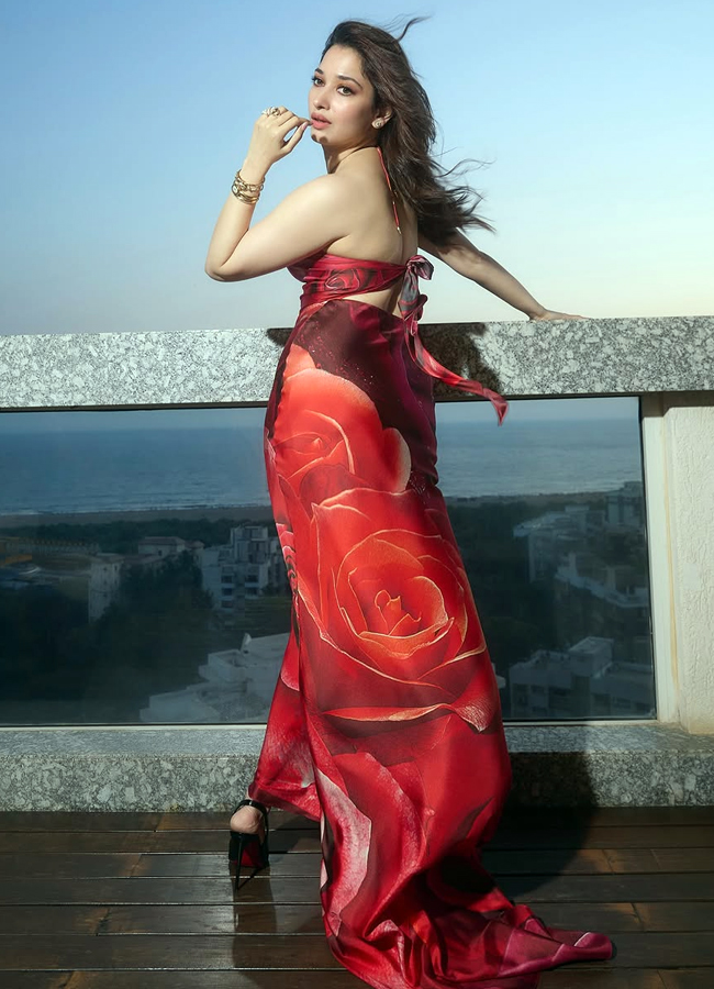 Tamannaah Bhatia beauty doubles in rose print dress photos4