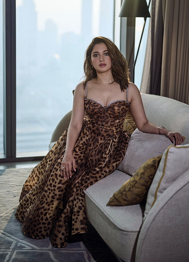 Tamannaah Bhatia beauty doubles in rose print dress photos10