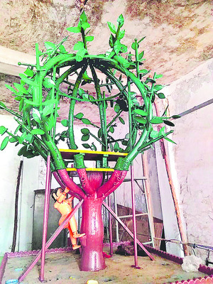 స్వామి సంబరానికి వాహనాల ముస్తాబు2